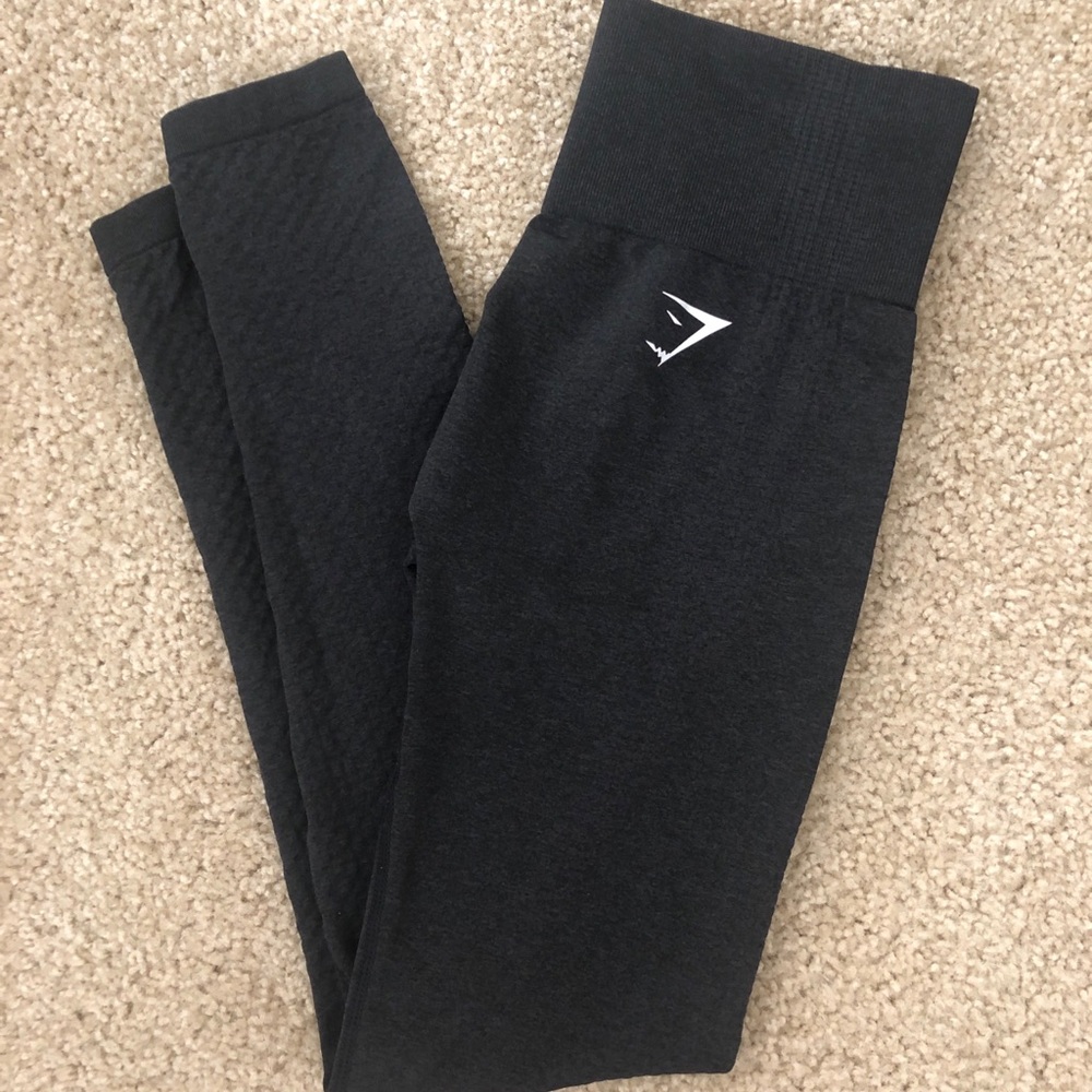 Gym shark leggings